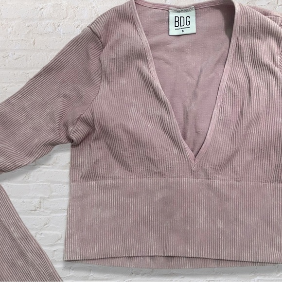 Urban Outfitters BDG Ribbed V-Neck Long Sleeve Shirt - Picture 2 of 3